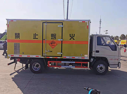 萝北爆破器材运输车技术升级与安全合规新趋势